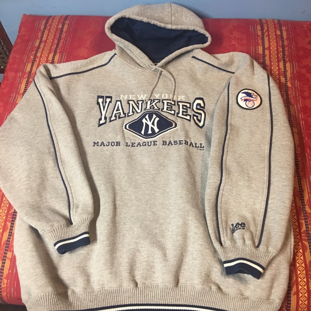 Sweatshirt jacket with hood